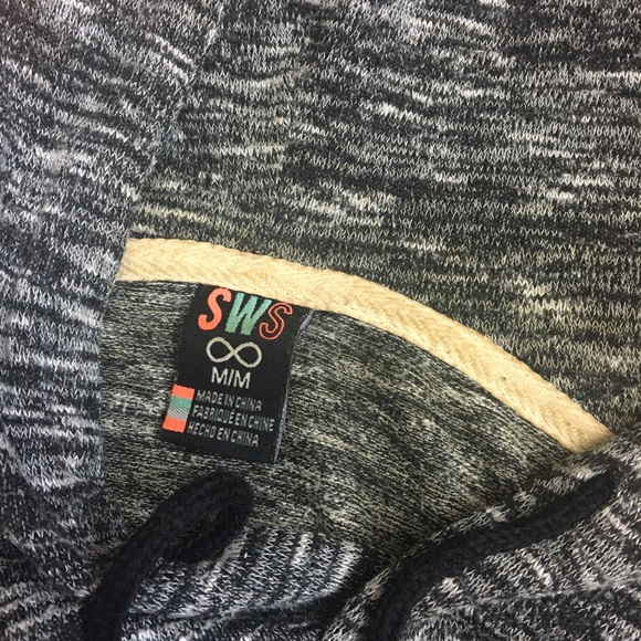 3/$15 Lightweight hoodie sweater - Picture 3 of 4